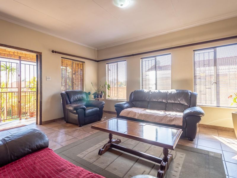 House For Sale in Bo-dorp, Rustenburg Central, Rustenburg, North West - Photo 8