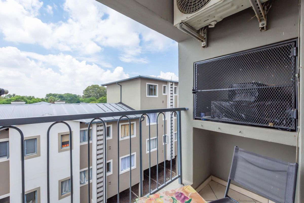 Apartment For Sale in Ferndale, Randburg, Gauteng - Photo 5