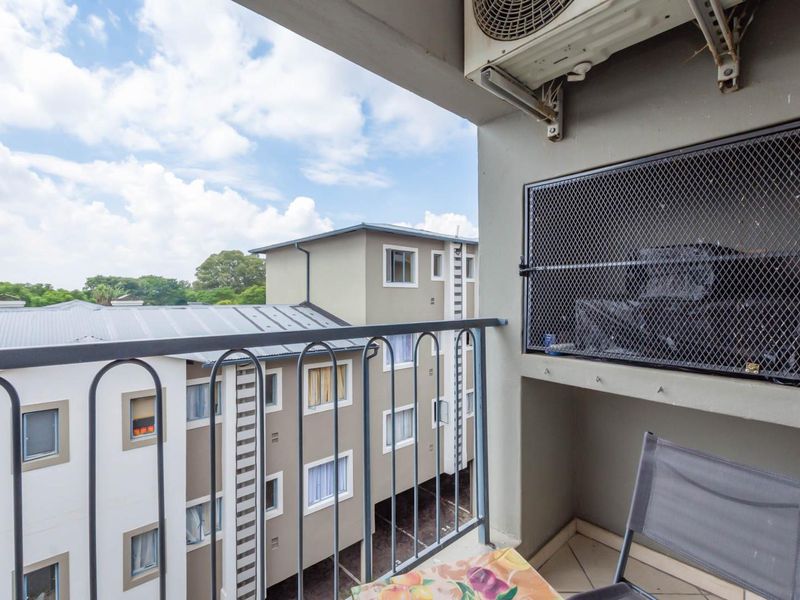 Apartment For Sale in Ferndale, Randburg, Gauteng - Photo 5