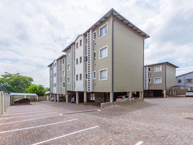 Apartment For Sale in Ferndale, Randburg, Gauteng - Photo 1