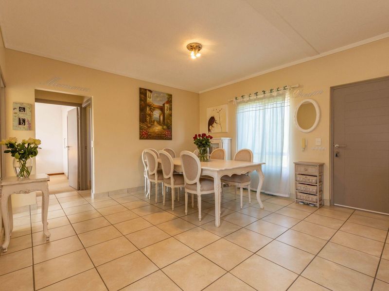 Townhouse For Sale in Fourways, Sandton, Gauteng - Photo 10