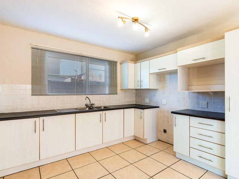 Apartment For Sale in Heidelberg, Western Cape - Photo 5