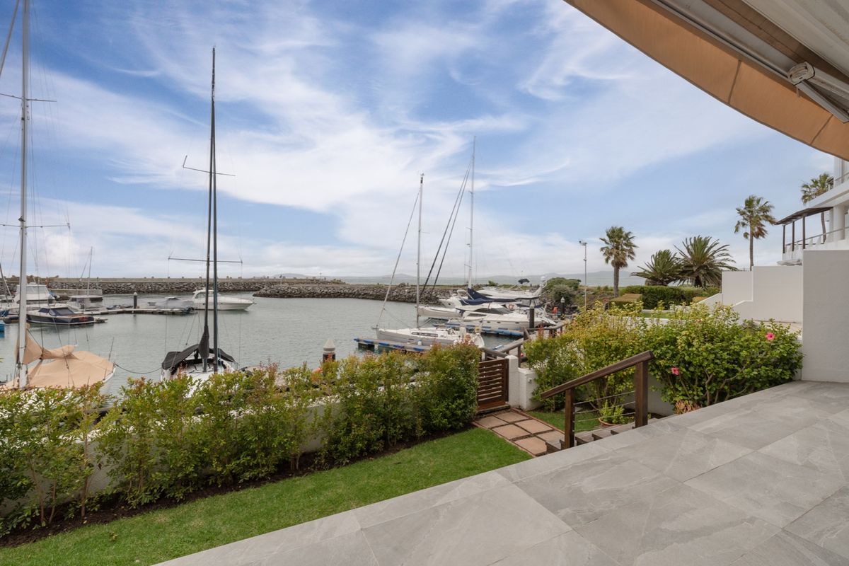 Apartment For Sale in Mouille Point, Cape Town, Western Cape - Photo 4