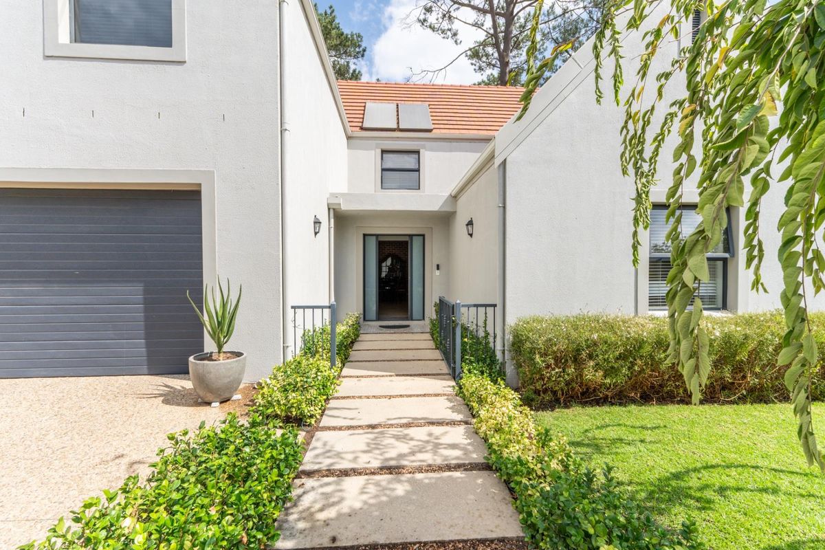 Modern 4 Bedroom Home with Study in Boschenmeer Golf Estate - Photo 2