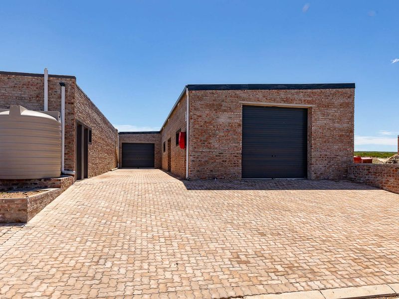 Workshop For Sale in Stilbaai Rural, Stilbaai, Western Cape - Photo 3