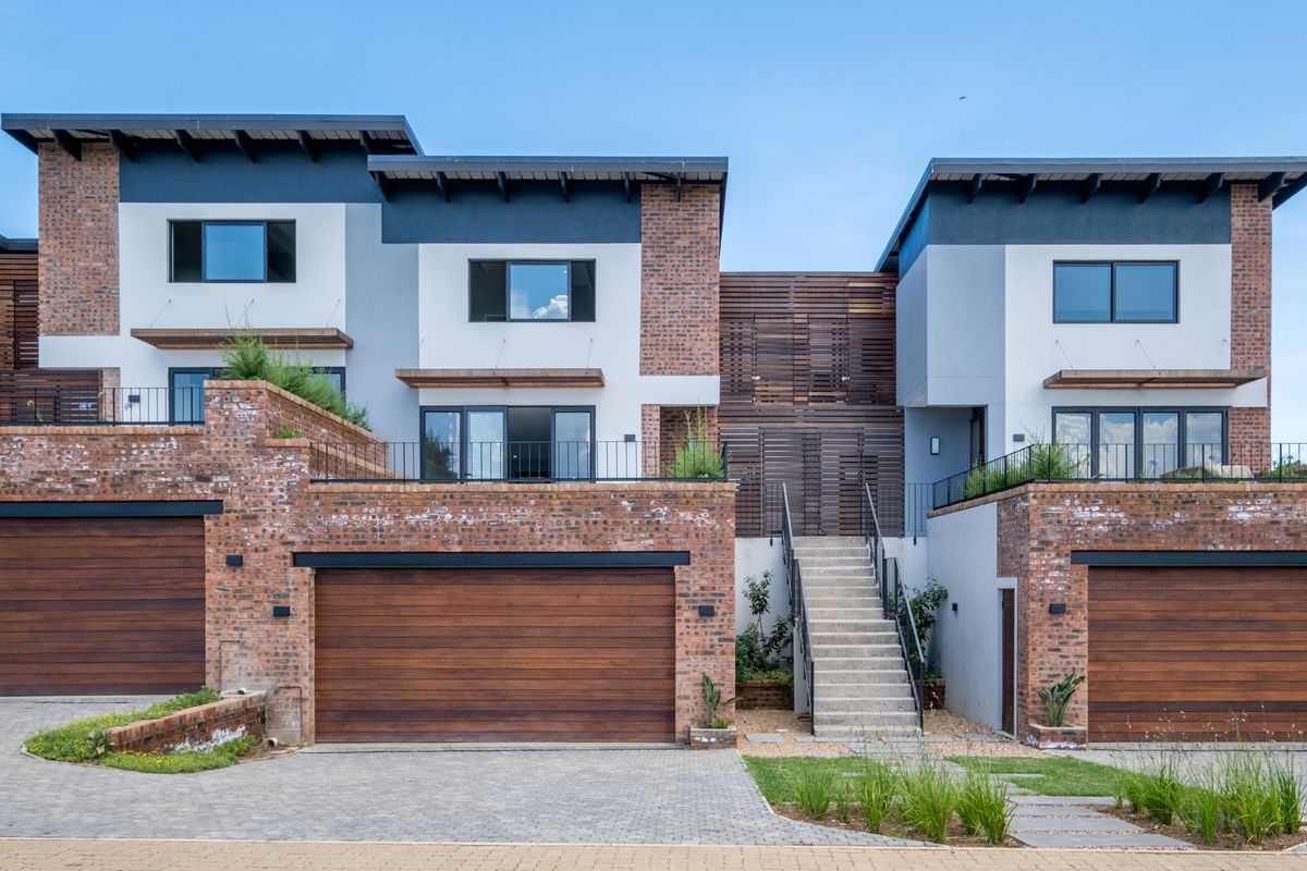 Townhouse For Sale in Leonard, Hilton, KwaZulu Natal - Photo 2