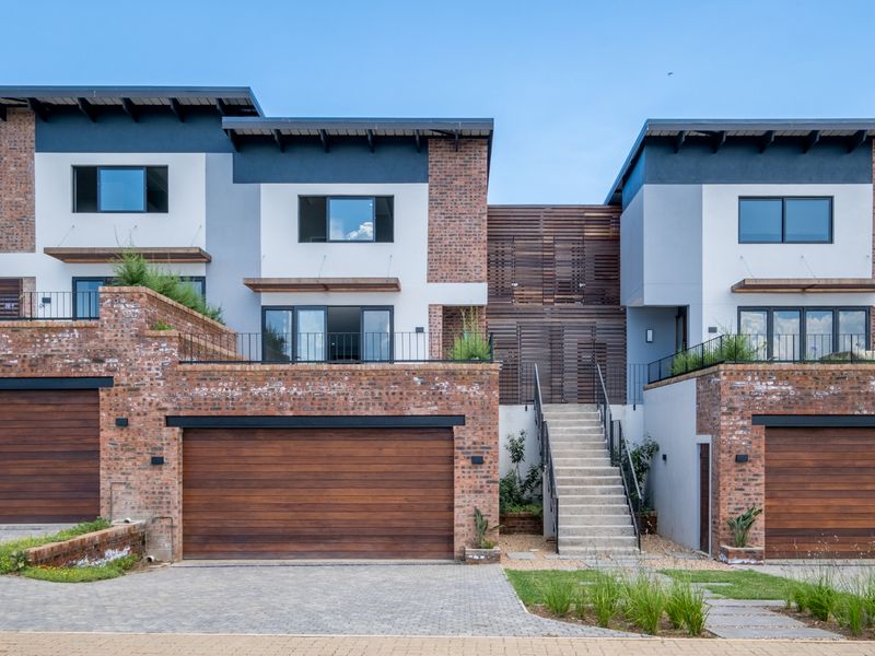 Townhouse For Sale in Leonard, Hilton, KwaZulu Natal - Photo 2