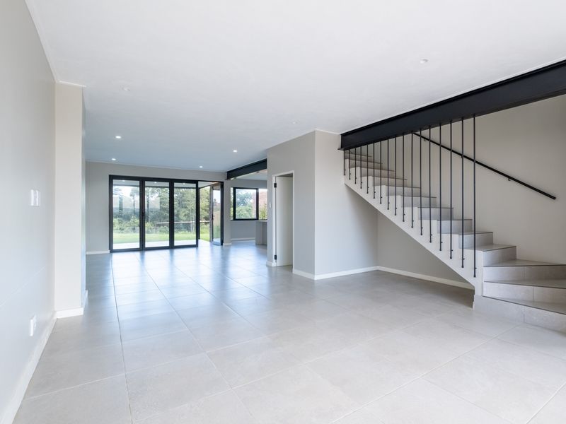 Townhouse For Sale in Leonard, Hilton, KwaZulu Natal - Photo 10