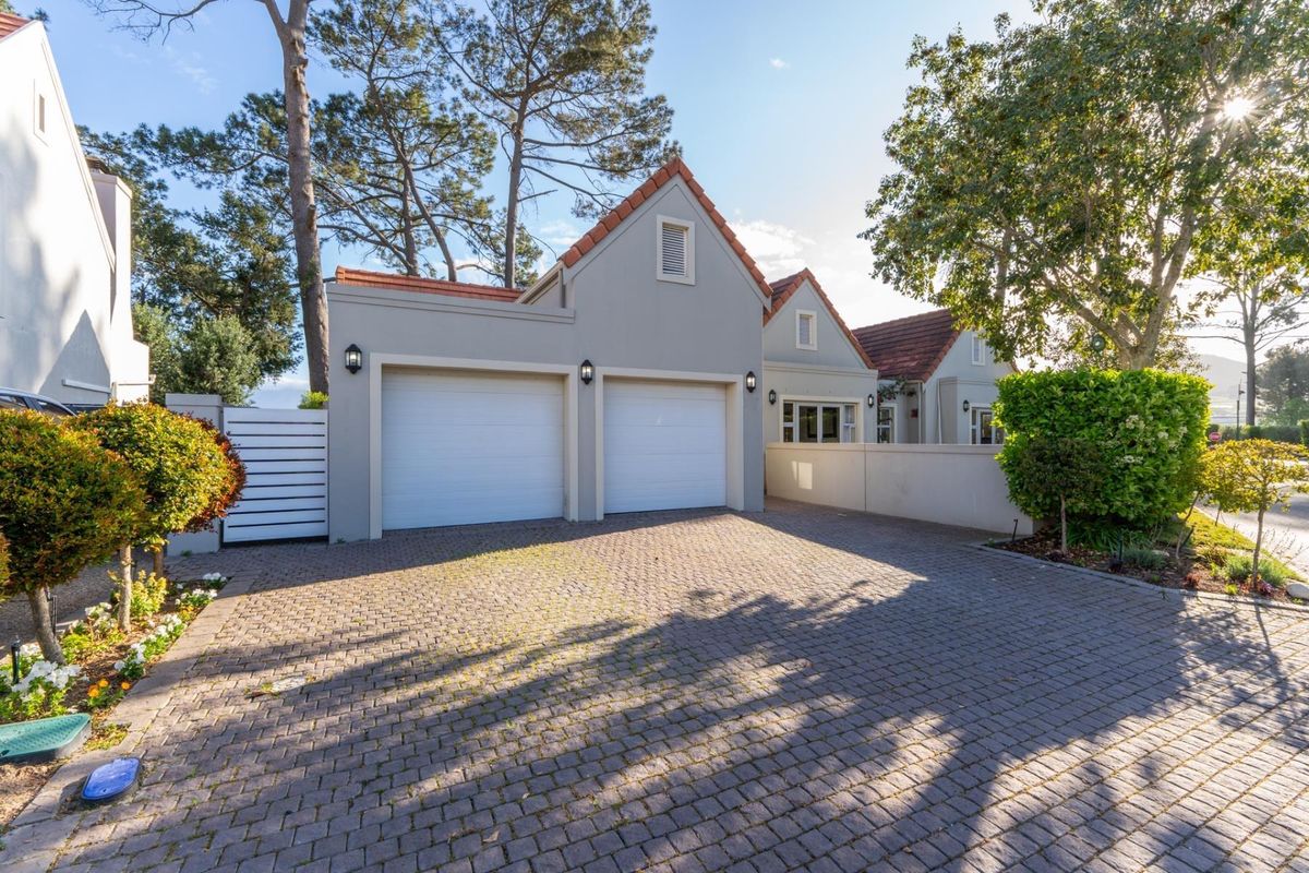 House Under Offer in Boschenmeer Golf and Country Estate Paarl - Photo 2