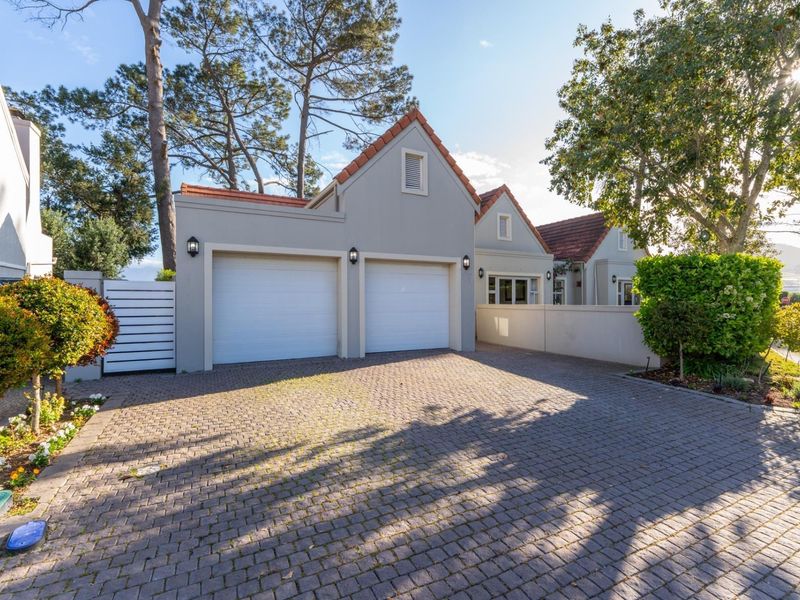 House Under Offer in Boschenmeer Golf and Country Estate Paarl - Photo 2