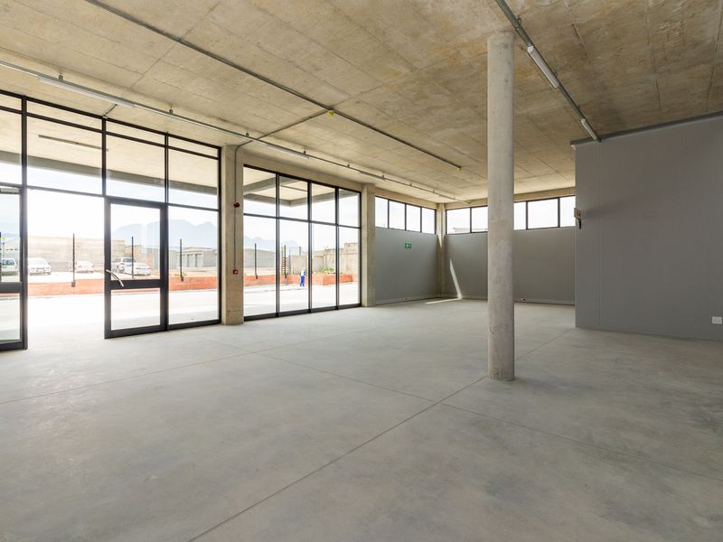 Retail To Rent in George Industrial, George, Western Cape - Photo 4