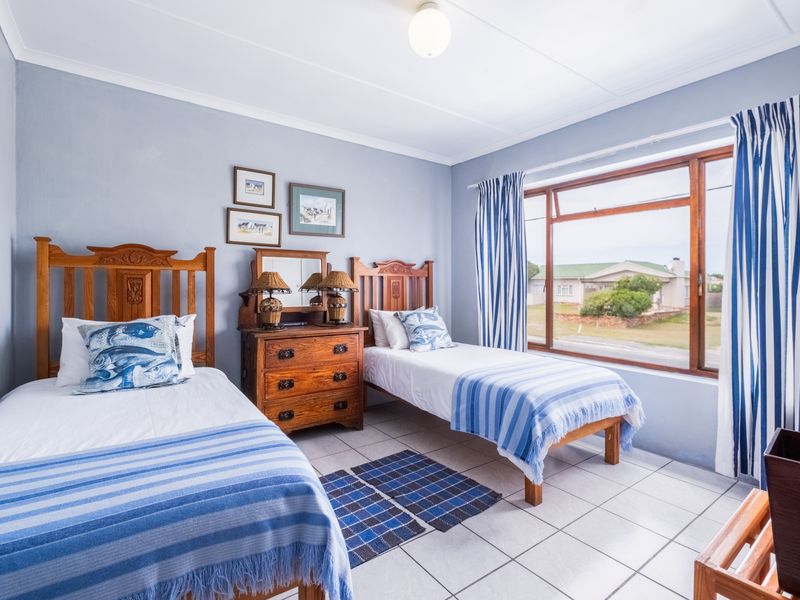 Prime Guest House / Business Property - Main Road Exposure - Photo 8