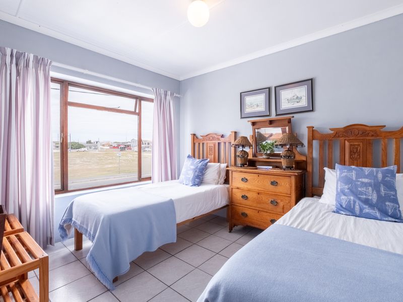 Prime Guest House / Business Property - Main Road Exposure - Photo 7