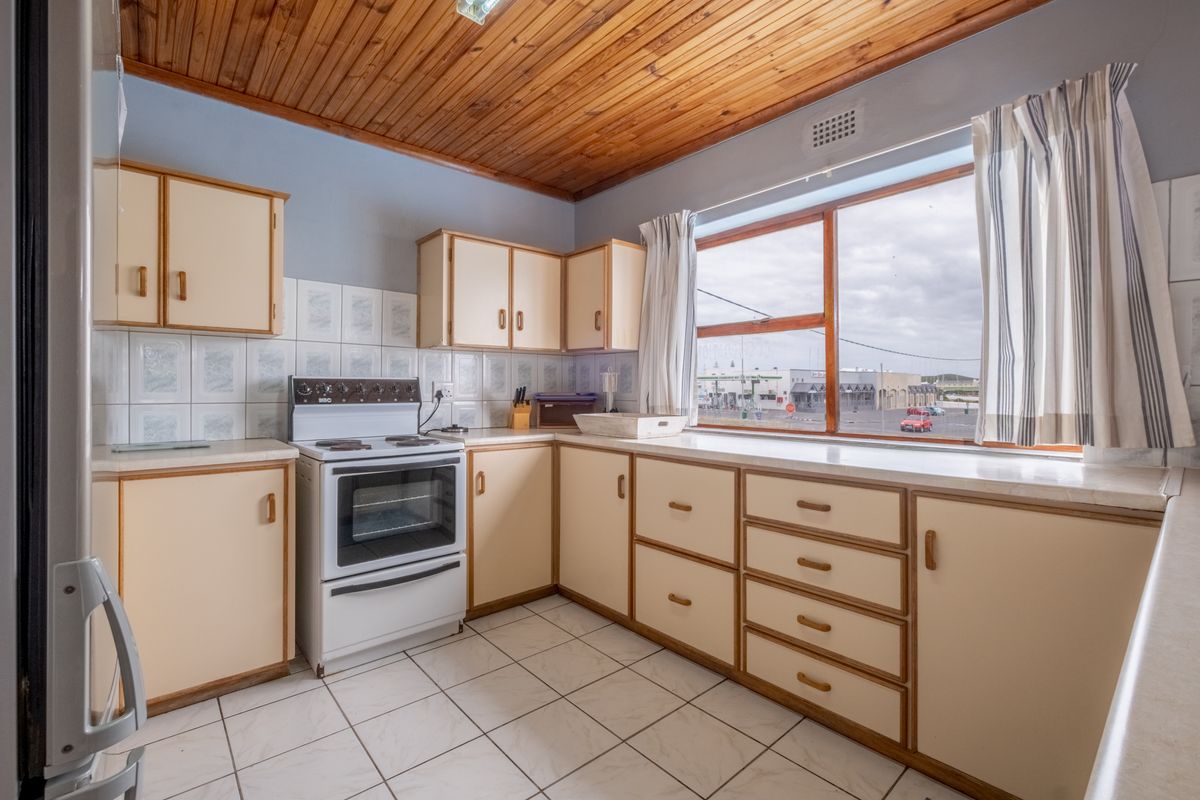 Prime Guest House / Business Property - Main Road Exposure - Photo 5