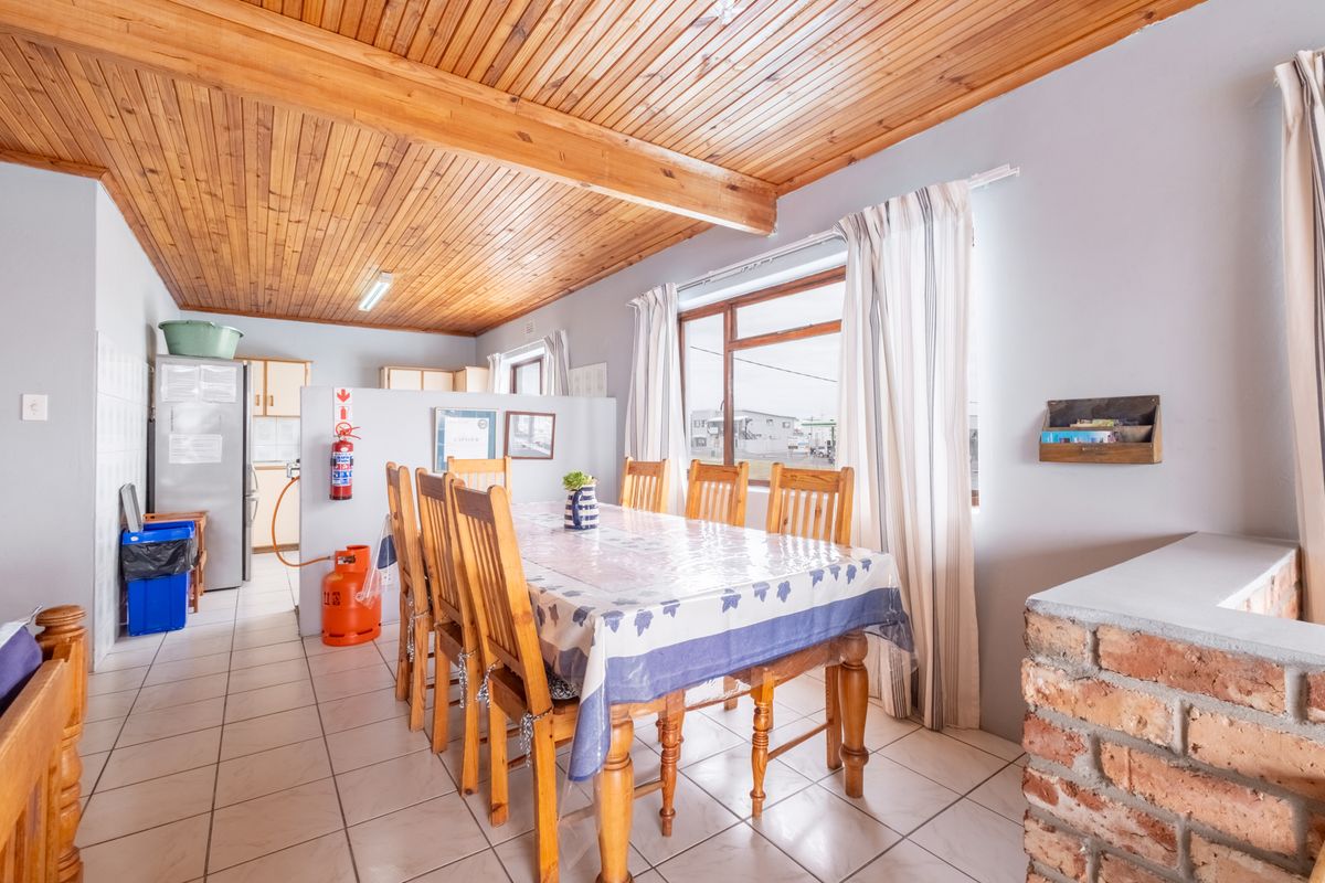 Prime Guest House / Business Property - Main Road Exposure - Photo 4