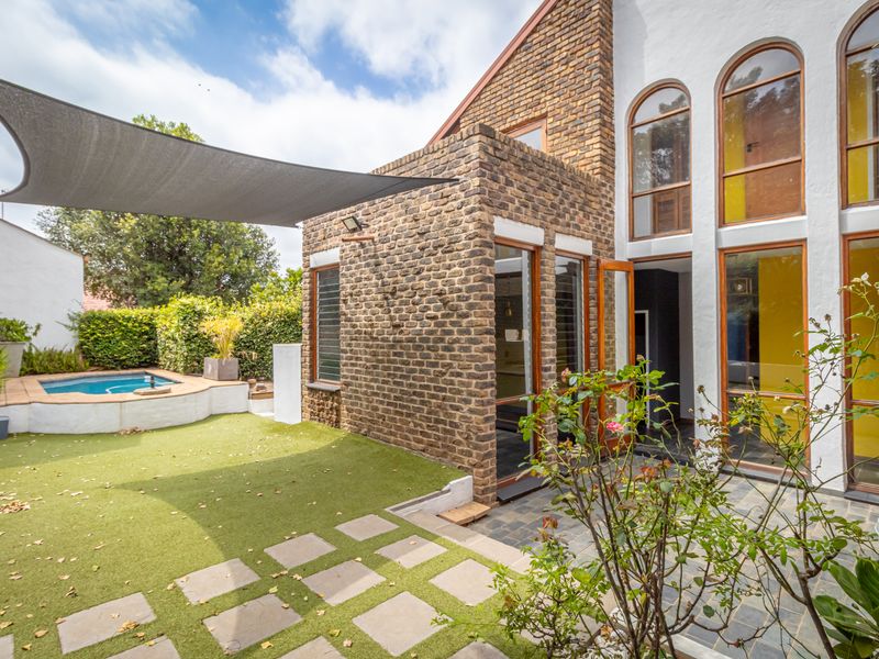 Townhouse For Sale in Lynnwood Pretoria - Photo 1