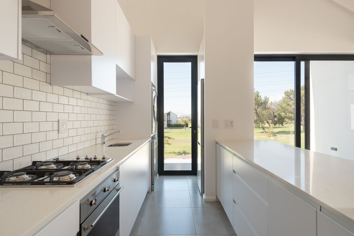 Apartment For Sale in Val de Vie Estate, Paarl, Western Cape - Photo 2