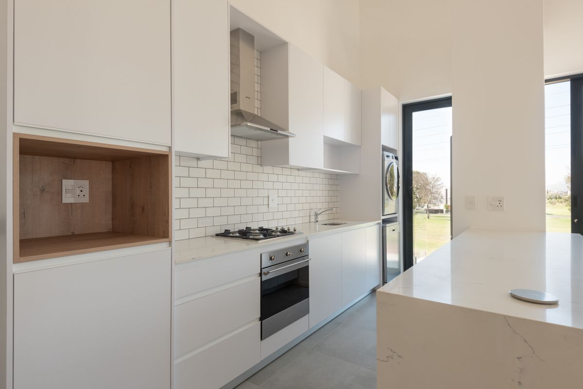Apartment For Sale in Val de Vie Estate, Paarl, Western Cape - Photo 3