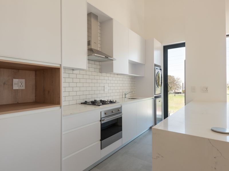 Apartment For Sale in Val de Vie Estate, Paarl, Western Cape - Photo 3