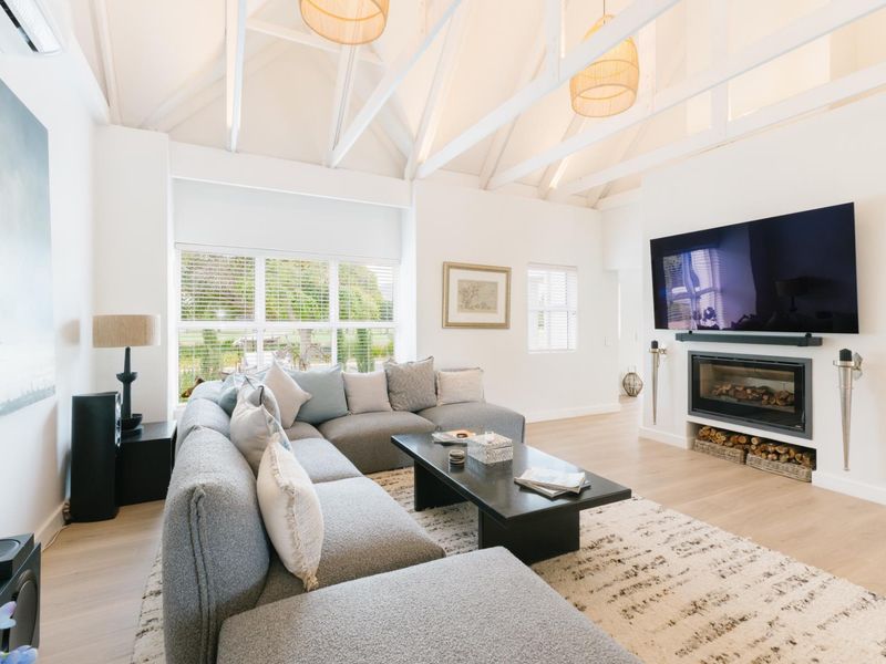 Modern Elegance Framed by Majestic Mountain Views - Photo 7