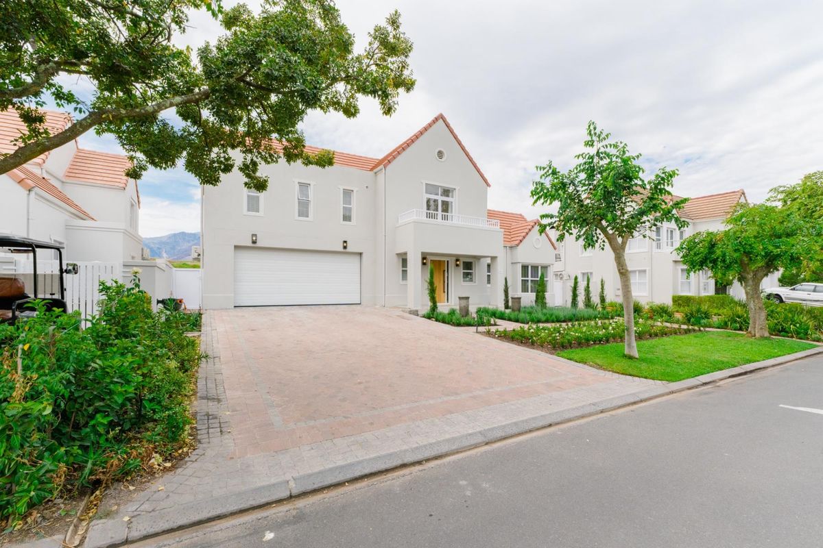 Modern Elegance Framed by Majestic Mountain Views - Photo 3