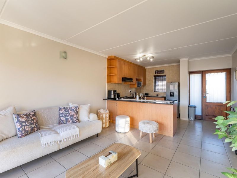 North facing 2 bedroom apartment to rent in Klein Welgevonden. - Photo 10