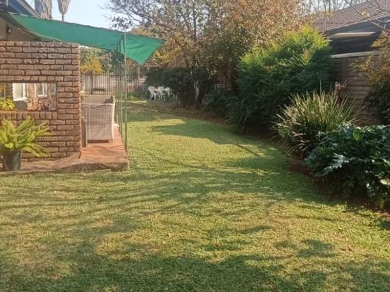 Come and discover this spacious family home nestled in the well-established suburb of Valhalla, Cent - Photo 2