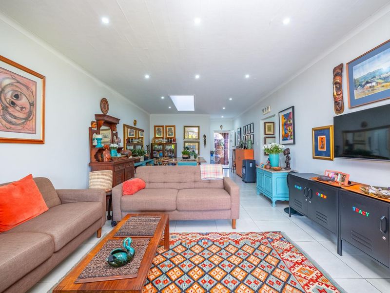 Townhouse Under Offer in Fourways Sandton - Photo 7