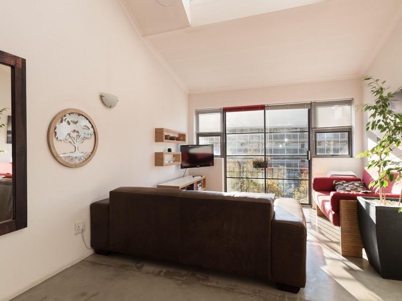 Fully Furnished Penthouse Loft Apartment In The Famous Hippo Hotel For Six Month Rental Available 01 - Photo 1