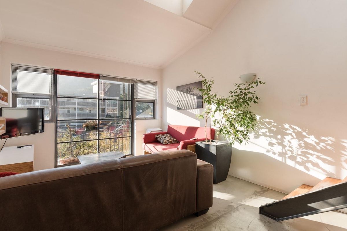Fully Furnished Penthouse Loft Apartment In The Famous Hippo Hotel For Six Month Rental Available 01 - Photo 2