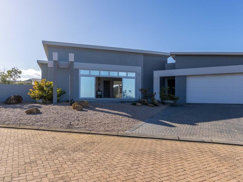 Very neat 3 Bedroom house in Le Grand Residential Estate with sea view! - Photo 1