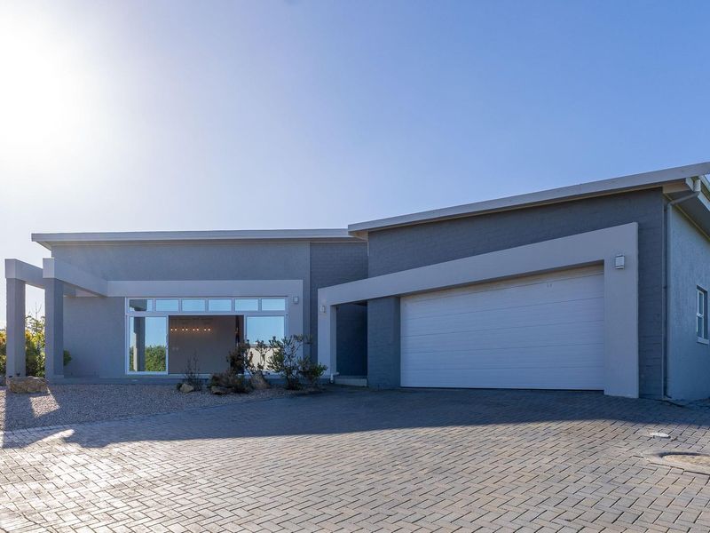 Very neat 3 Bedroom house in Le Grand Residential Estate with sea view! - Photo 2