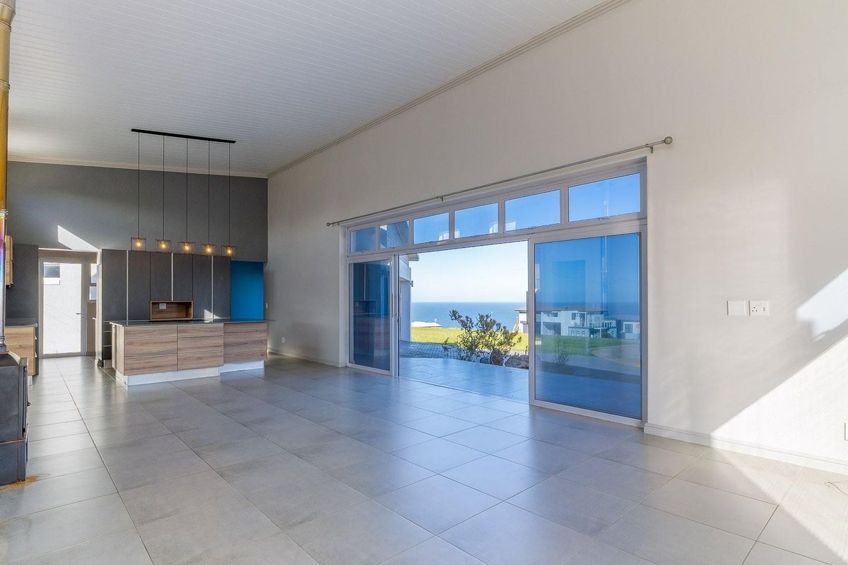 Very neat 3 Bedroom house in Le Grand Residential Estate with sea view! - Photo 4