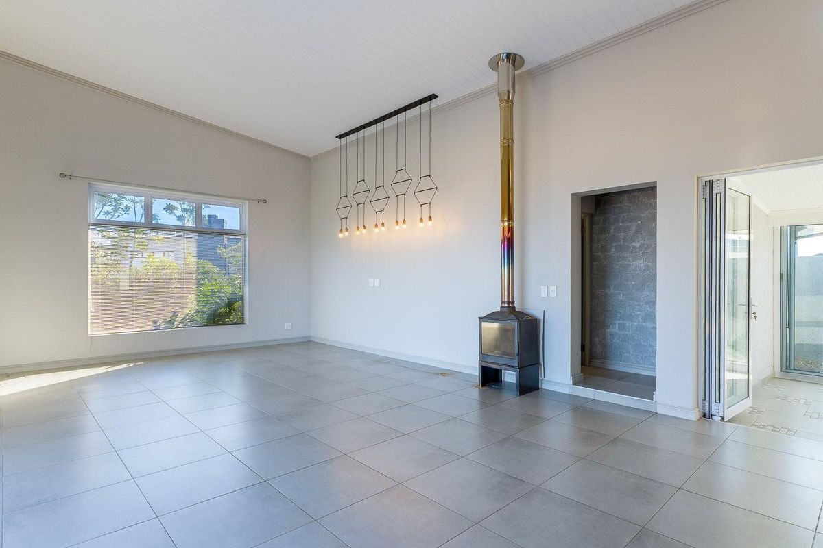 Very neat 3 Bedroom house in Le Grand Residential Estate with sea view! - Photo 3