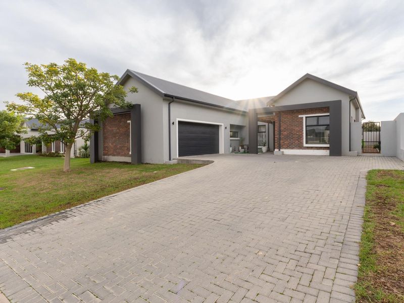Three Bedroom House for sale in Paarl - Photo 1