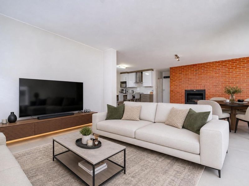 Spacious Family Home with Pajama Lounge and Enclosed Patio in Secure Estate - Photo 3