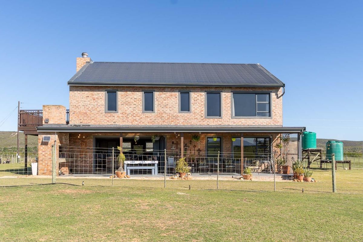 Lifestyle Small Holding near Still Bay - Exceptional Mountain and Valley Views - Photo 2