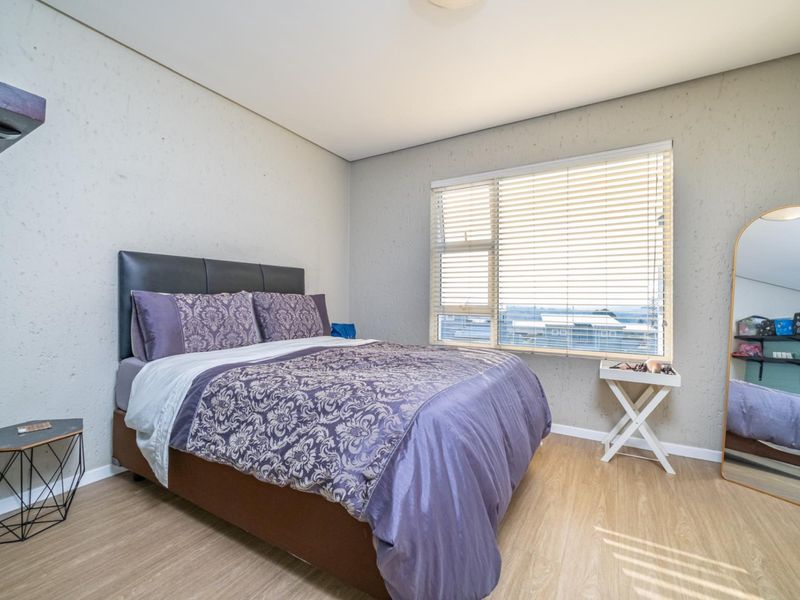 Double-Volume Loft Apartment | The Quails, Paulshof - Photo 10