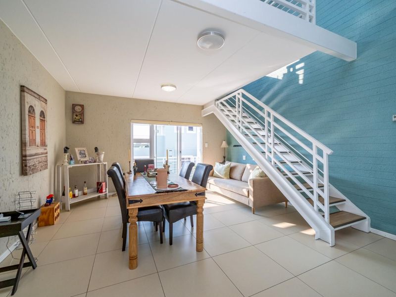 Double-Volume Loft Apartment | The Quails, Paulshof - Photo 9