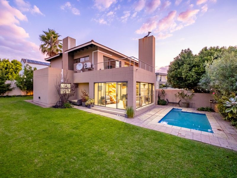 Secure Estate Living, Thoughtfully Designed for Family Life - Photo 2
