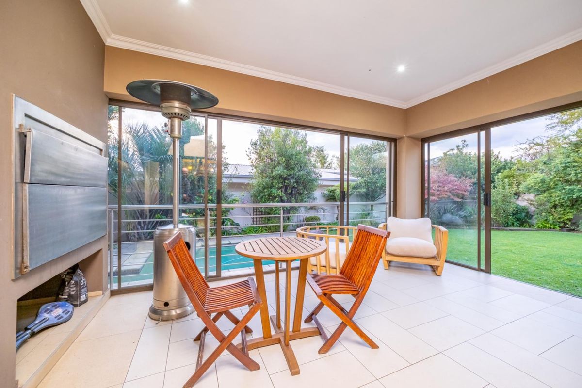 Secure Estate Living, Thoughtfully Designed for Family Life - Photo 5
