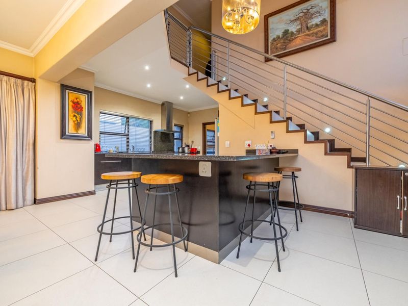 Secure Estate Living, Thoughtfully Designed for Family Life - Photo 9