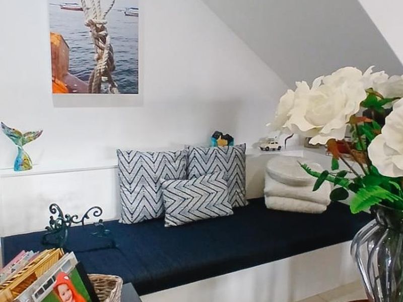 Contemporary Style with Elegant Flair - Photo 5