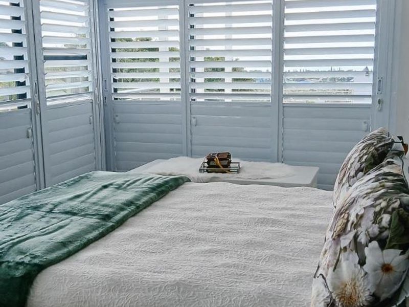 Contemporary Style with Elegant Flair - Photo 7