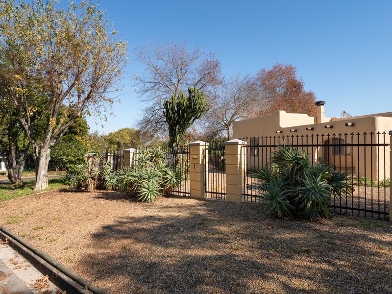 Corner Stand Family Home with Flatlet - Photo 7