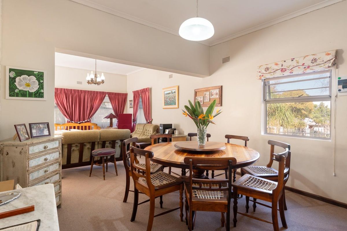 Corner Stand Family Home with Flatlet - Photo 2