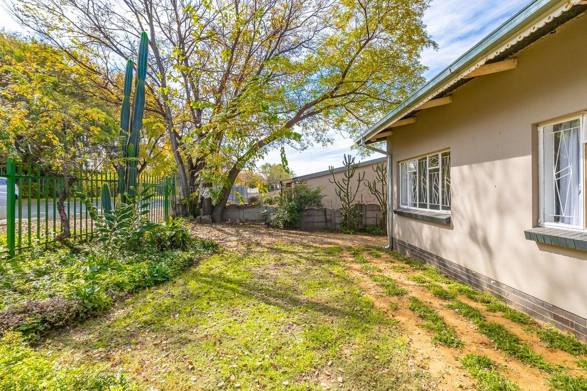Move In Ready Family Home in a Quiet Area of Heidelberg Central - Photo 5