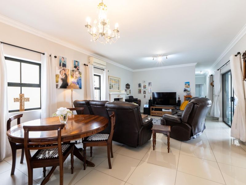 3 Bedroom Townhouse for sale - Photo 10