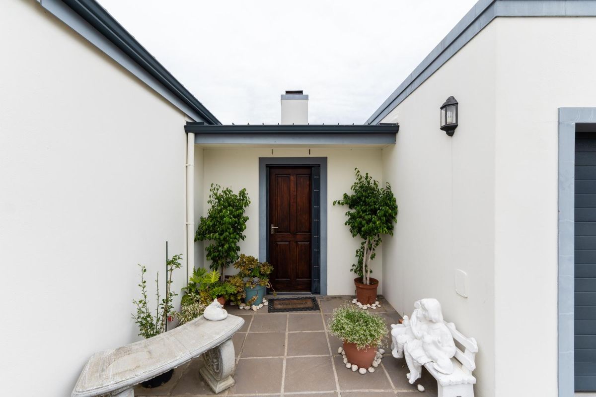 3 Bedroom Townhouse for sale - Photo 3