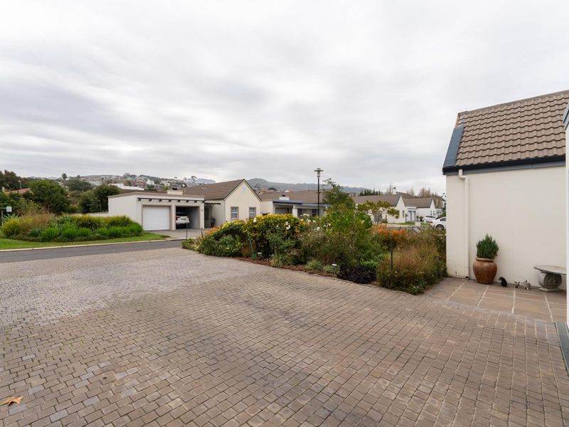3 Bedroom Townhouse for sale - Photo 4